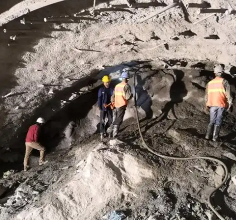 温江拱顶带模注浆料的施工流程及注意事项